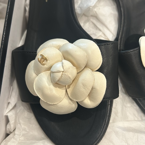🖤🤍Chanel Camellia Mule Sandals. 37. - Picture 6 of 7
